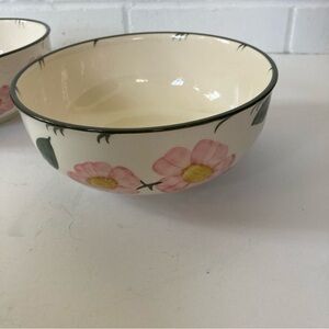 Pair Villeroy&Boch Wild Rose 7” vegetable bowls